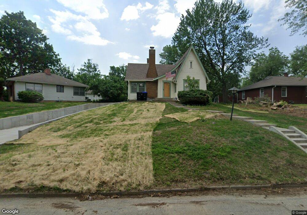 2435 SW Bradbury Ave, Topeka, KS 66611 - photo 1