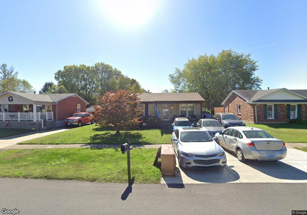 8807 Lantana Dr, Louisville, KY 40229 - photo 1