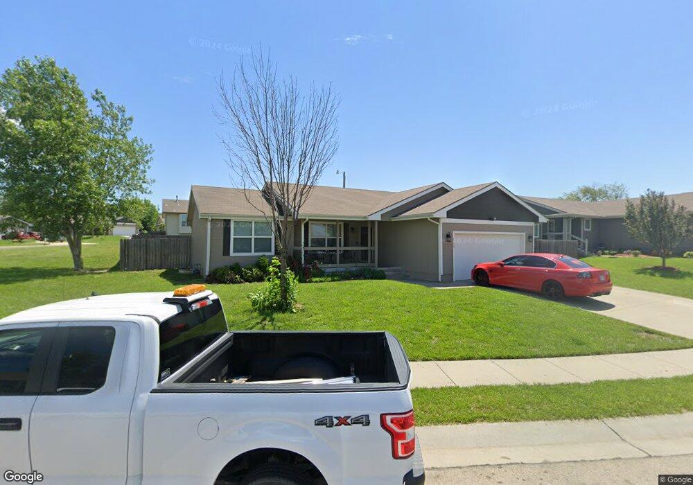 4230 SE Horseshoe Bend Dr, Topeka, KS 66609 - photo 1