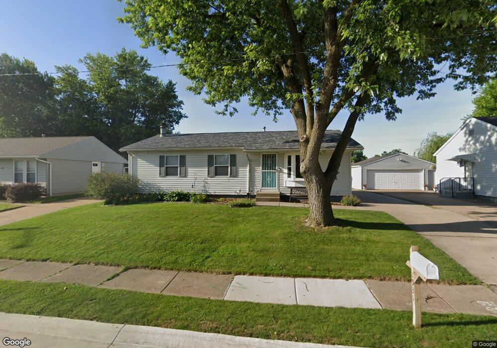 1931 W 54th St, Davenport, IA 52806 - photo 1