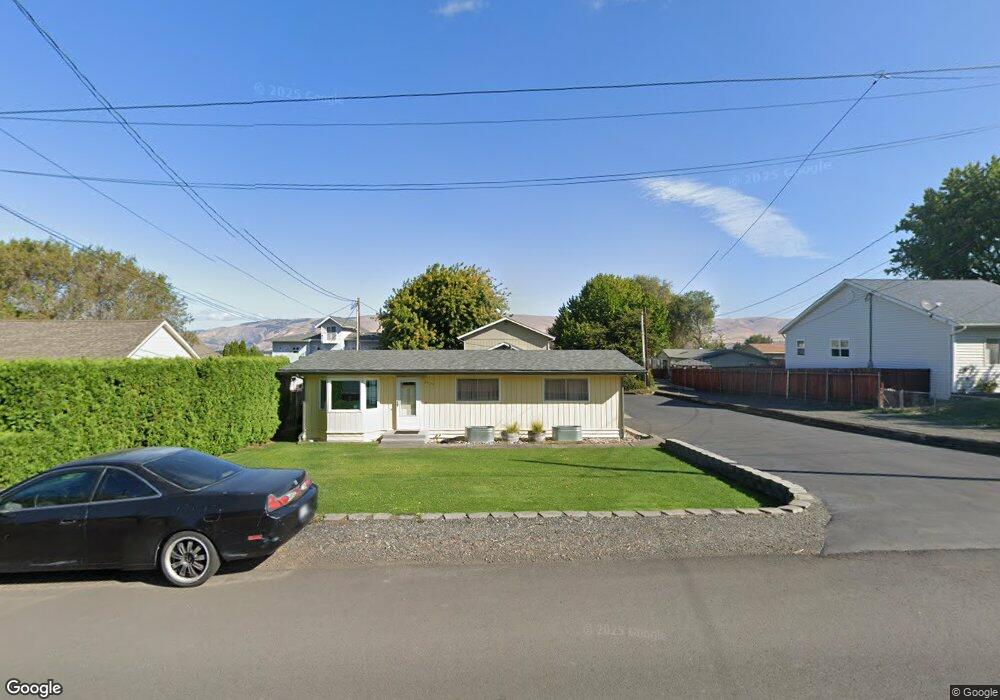 2431 E 14th St, the Dalles, OR 97058 - photo 1