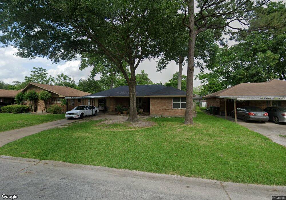 10202 Bretton Dr, Houston, TX 77016 - photo 1