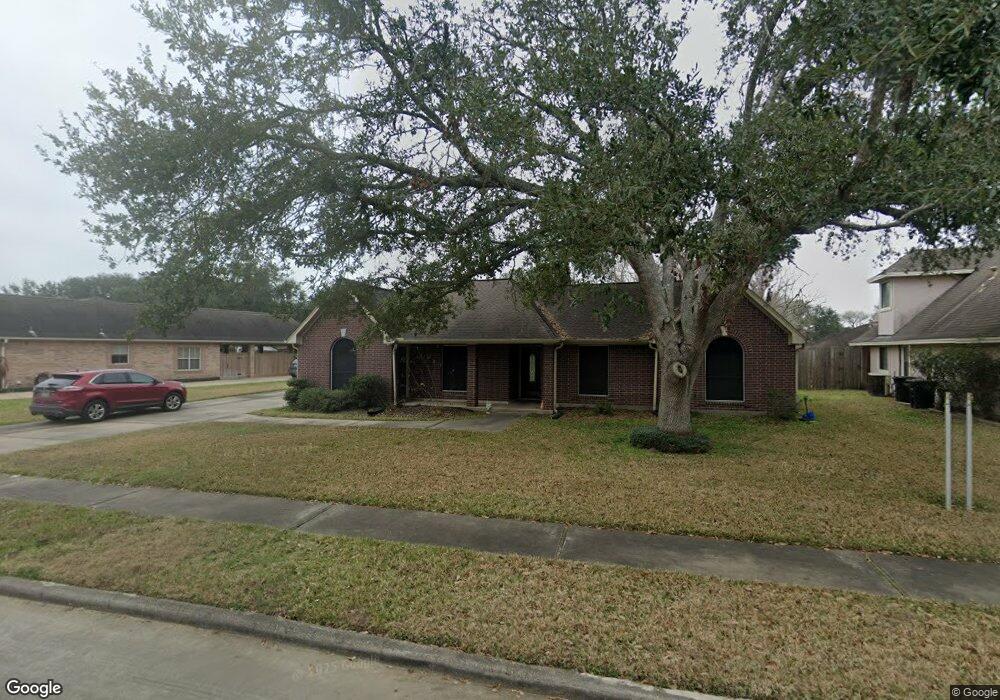 2070 Troon Dr, Alvin, TX 77511 - photo 1