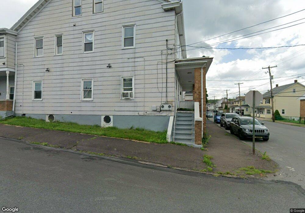 137 W Sherman St, McAdoo, PA 18237 - photo 1