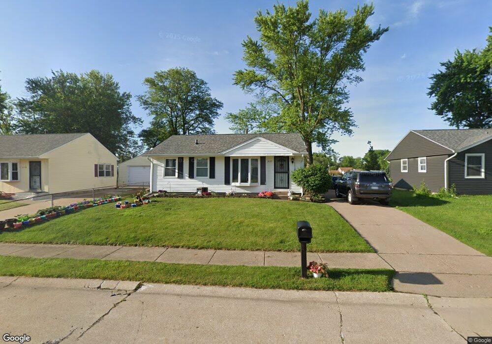 2127 W 54th St, Davenport, IA 52806 - photo 1