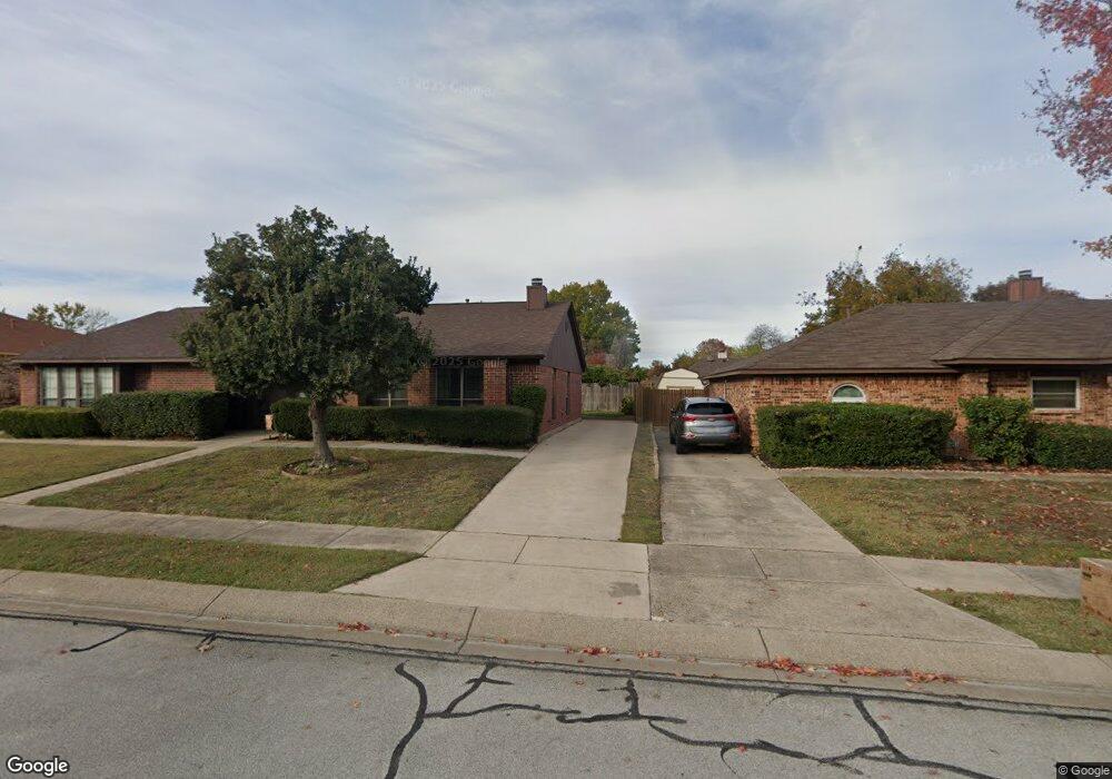 2433 Oakmont Dr, Bedford, TX 76022 - photo 1