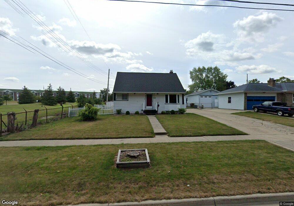 2021 W Mount Hope Ave, Lansing, MI 48910 - photo 1