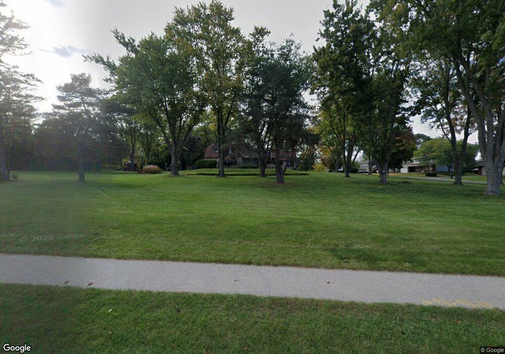 W156N8215 Pilgrim Rd, Menomonee Falls, WI 53051 - photo 1