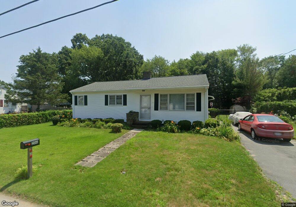 206 Sharp St, North Dartmouth, MA 02747 - photo 1