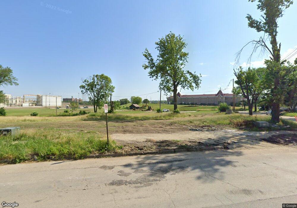 1319 C St SW, Cedar Rapids, IA 52404 - photo 1