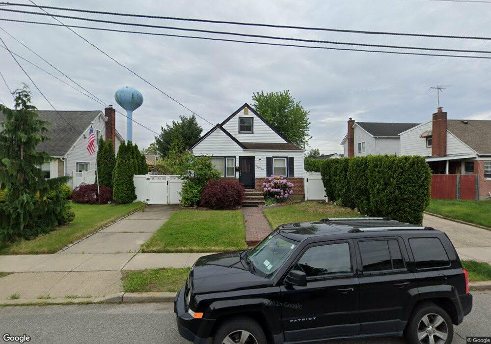 683 5th Place S, Garden City, NY 11530 - photo 1