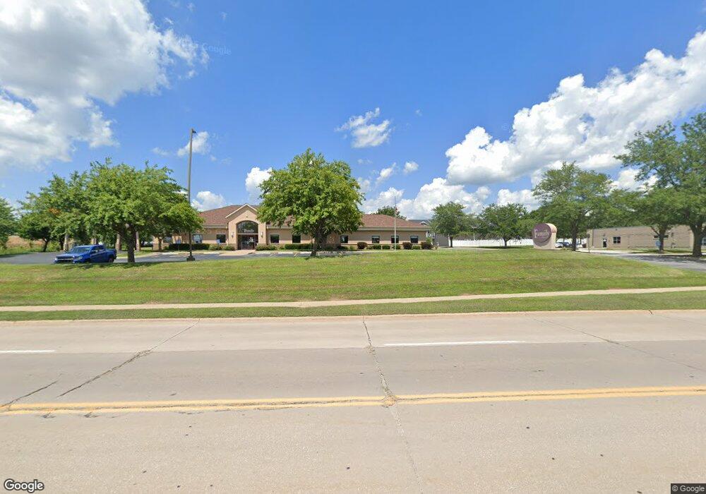 1532 W 53rd St, Davenport, IA 52806 - photo 1