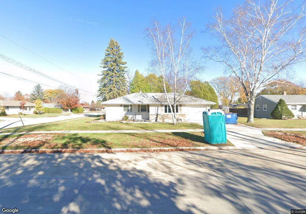 2028 Menasha Ave, Manitowoc, WI 54220 - photo 1