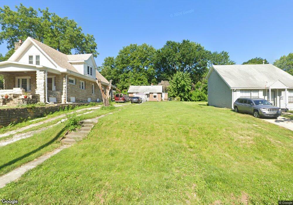 7136 Agnes Ave, Kansas City, MO 64132 - photo 1