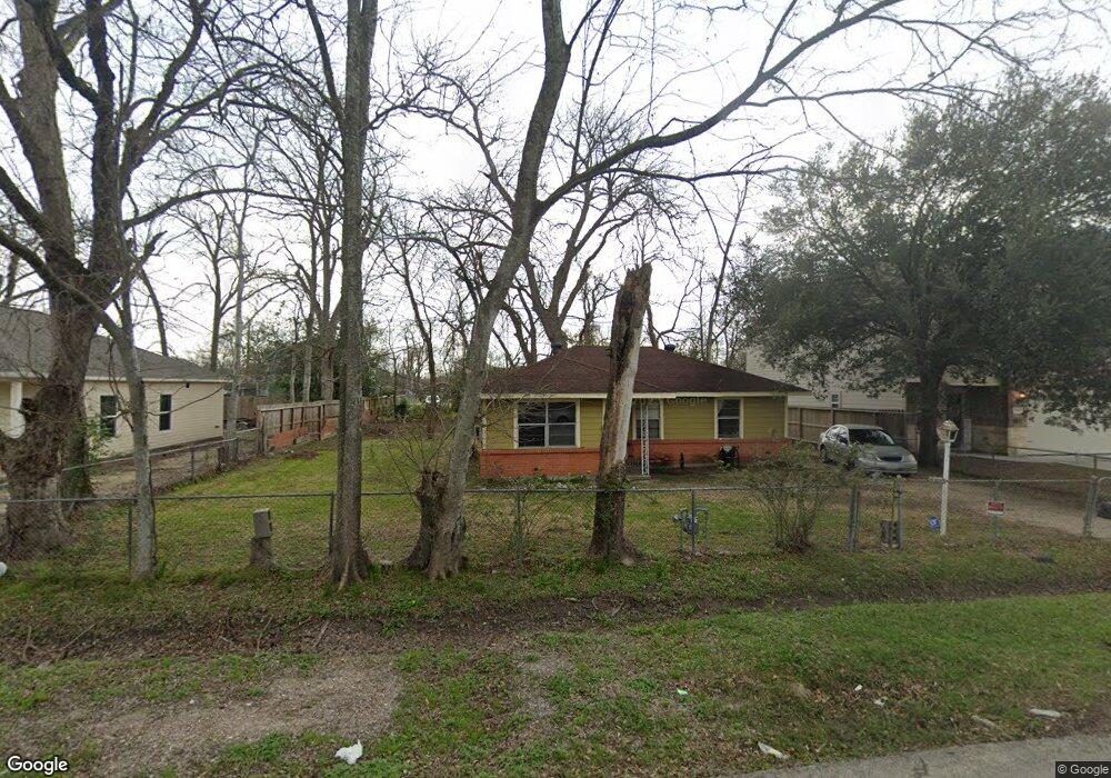 8320 Venus St, Houston, TX 77088 - photo 1