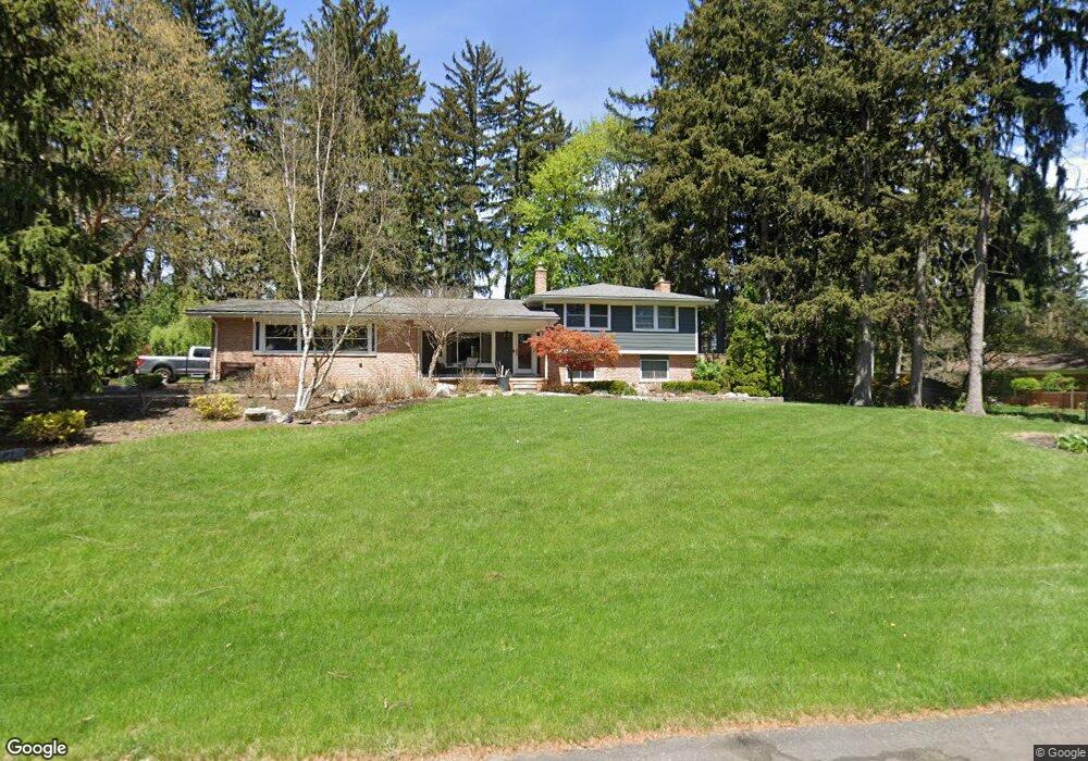 1359 Winchcombe Dr, Bloomfield Hills, MI 48304 - photo 1