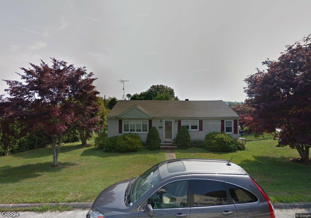 4 Sherri Ln, Middletown, RI 02842 - photo 1