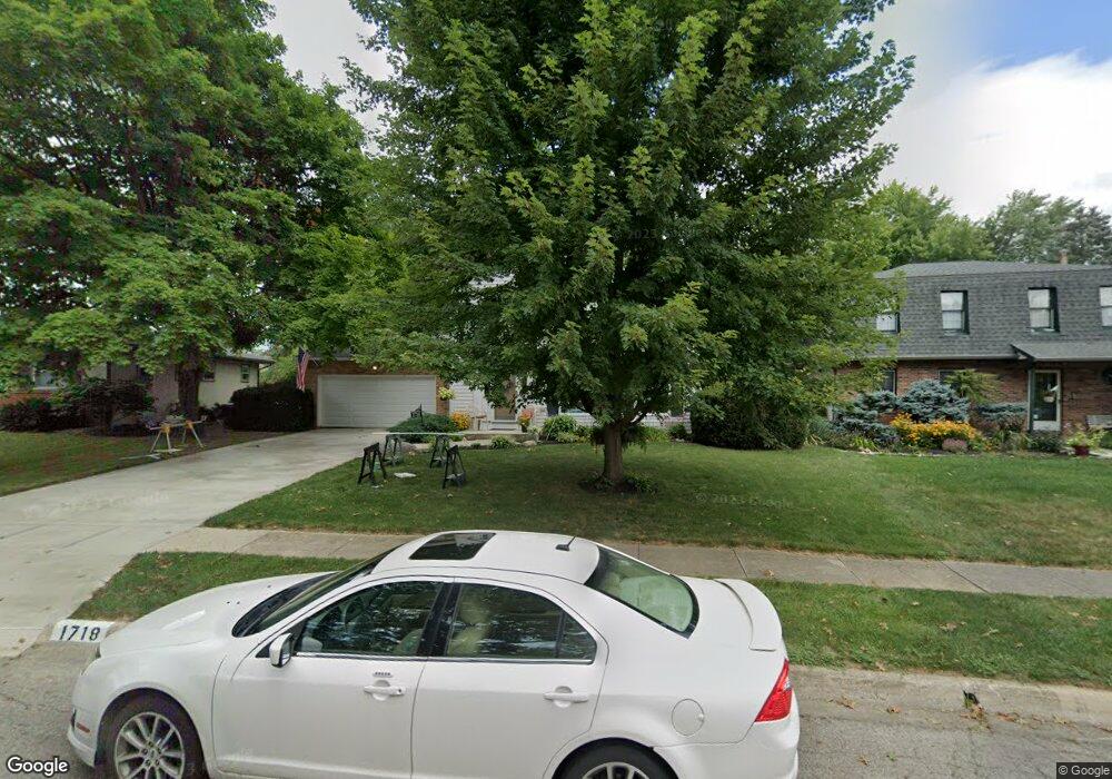 1718 Lynnhurst Rd, Columbus, OH 43229 - photo 1