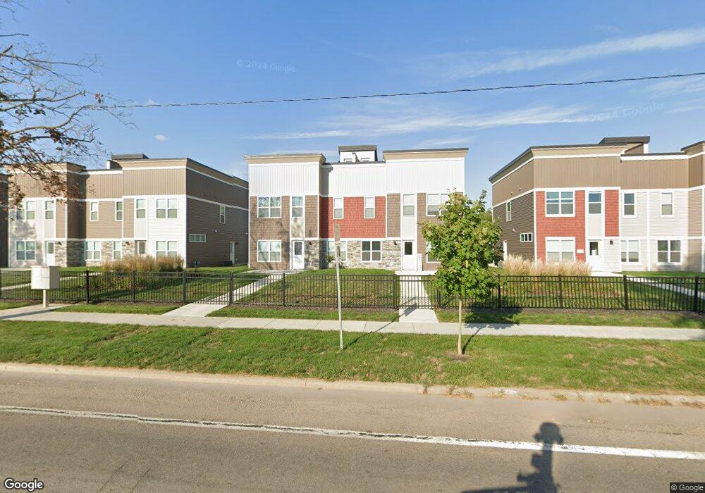 1632 Ellis Blvd NW, Cedar Rapids, IA 52405 - photo 1