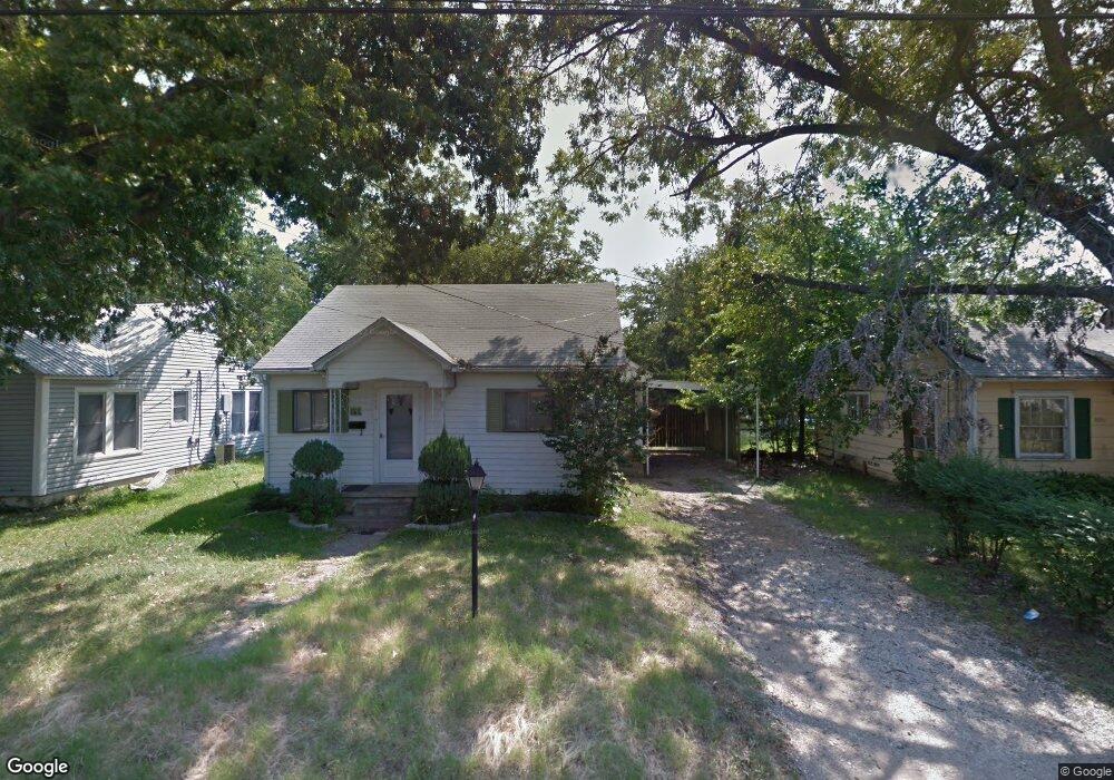 1008 N Clements St, Gainesville, TX 76240 - photo 1