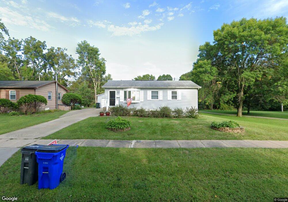 215 Wiley Blvd NW, Cedar Rapids, IA 52405 - photo 1