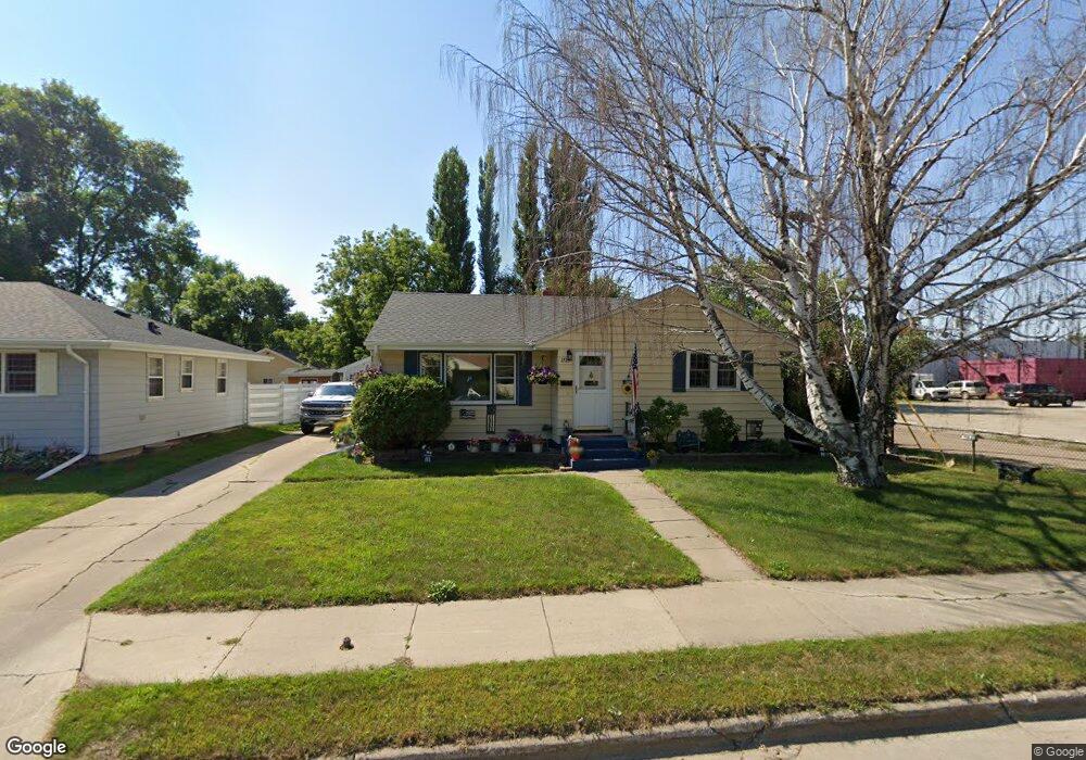 1123 Hammerling Ave, Grand Forks, ND 58201 - photo 1