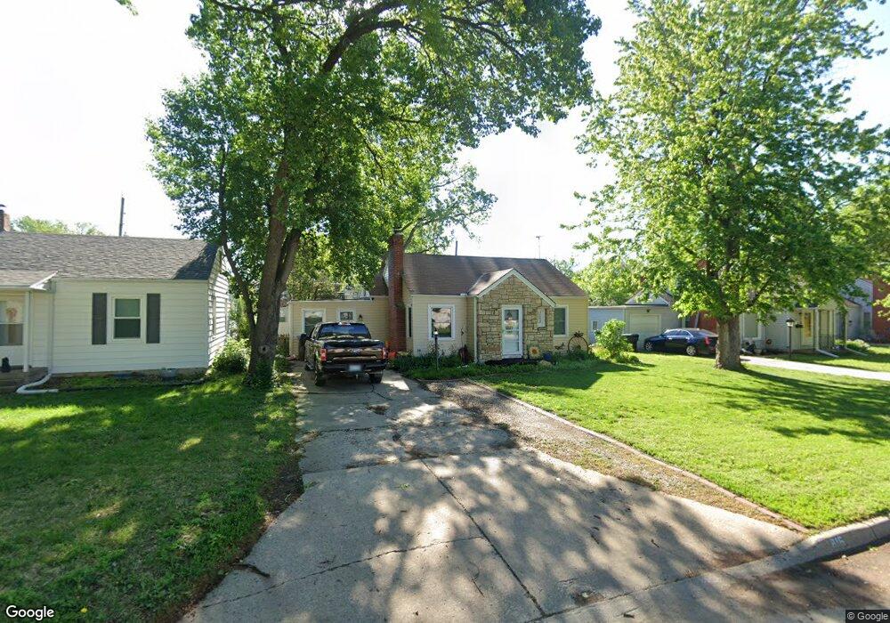 816 SW Webster Ave, Topeka, KS 66606 - photo 1