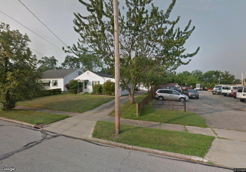 1537 E 298th St, Wickliffe, OH 44092 - photo 1