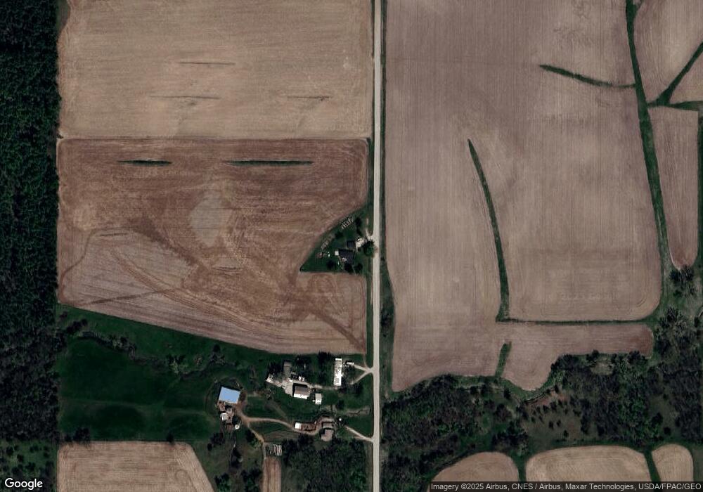 4682 E 28th St S, Newton, IA 50208 - photo 1