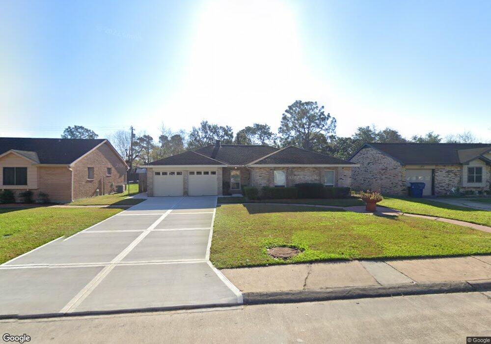 309 Stratmore Dr, Friendswood, TX 77546 - photo 1