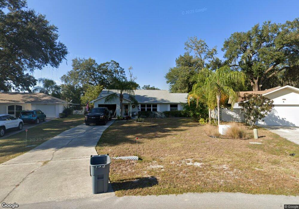 5472 Genevieve Cir, Zephyrhills, FL 33542 - photo 1