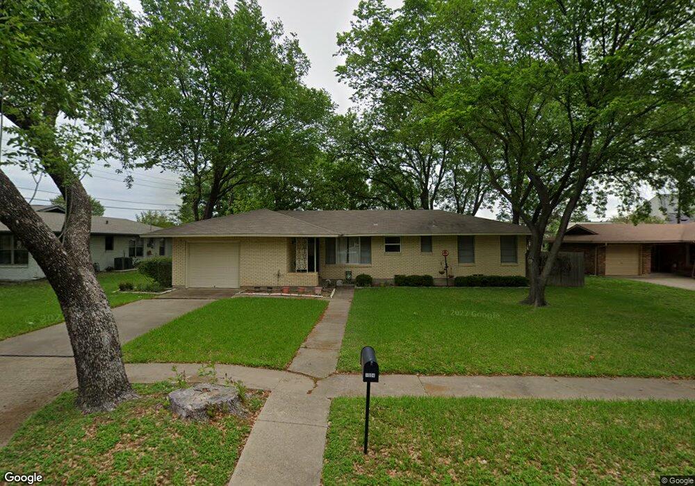 1004 Sunset Dr, Ennis, TX 75119 - photo 1
