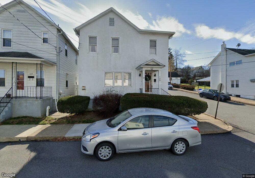 125 Smith St, Dupont, PA 18641 - photo 1