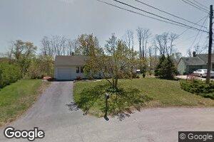 10 Gale Dr, Poughkeepsie, NY 12603
