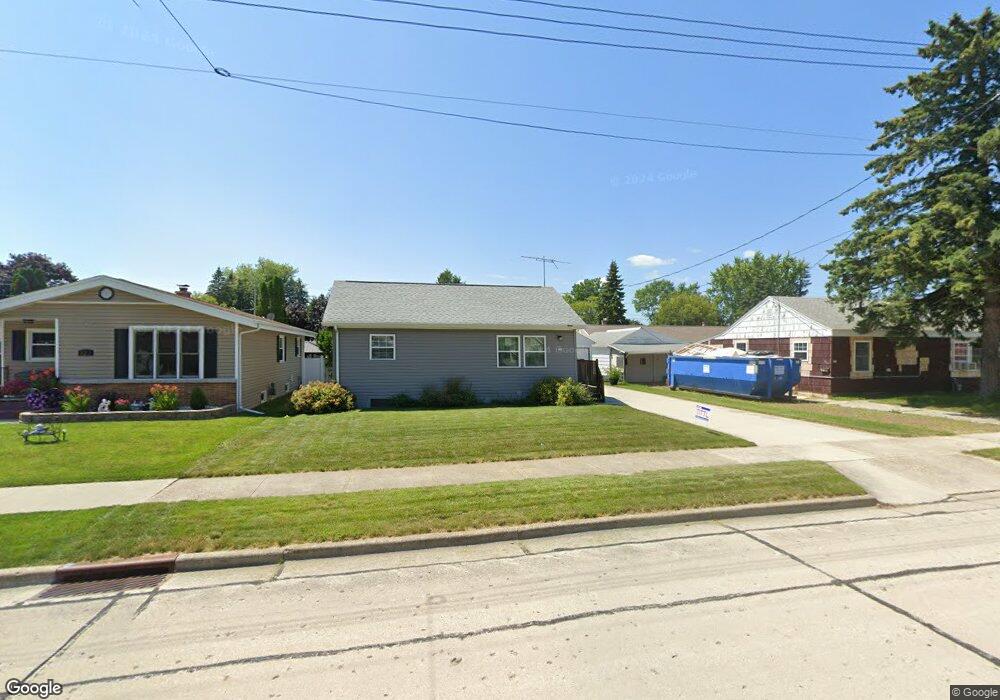 920 S 36th St, Manitowoc, WI 54220 - photo 1