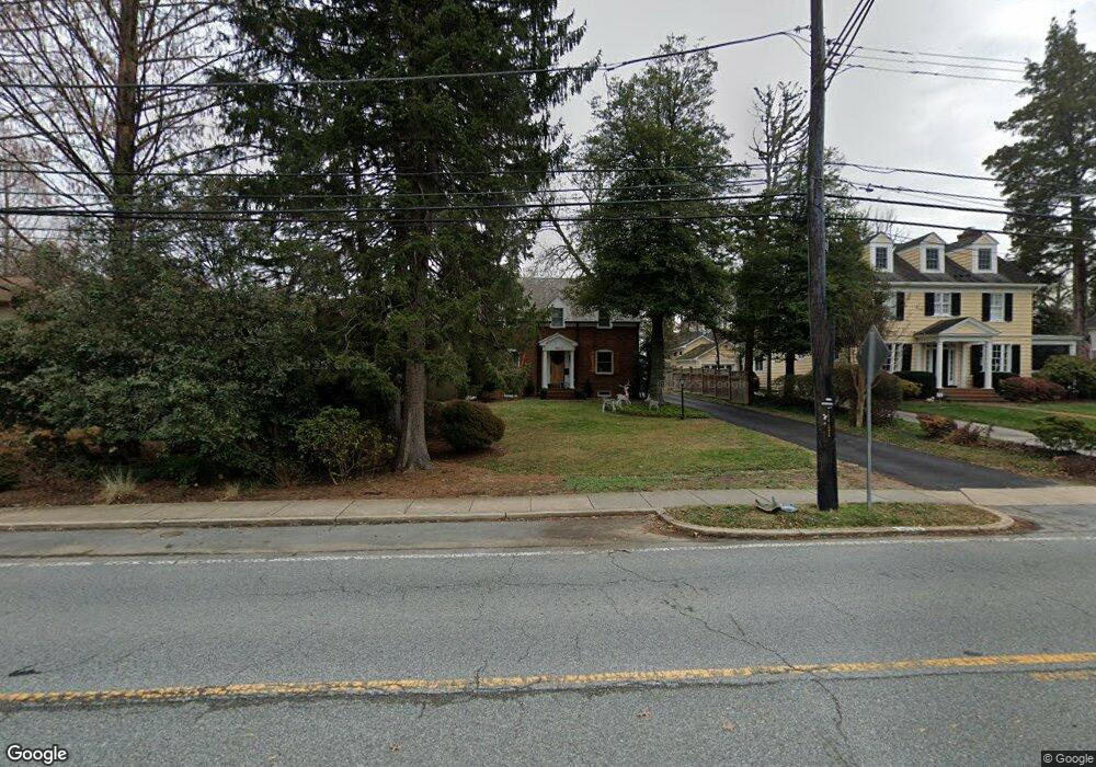 8823 Kensington Pkwy, Chevy Chase, MD 20815 - photo 1