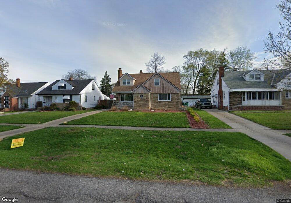 17515 Mccracken Rd, Maple Heights, OH 44137 - photo 1