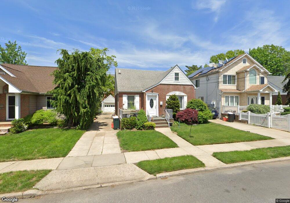 984 Cloud Ave, Franklin Square, NY 11010 - photo 1