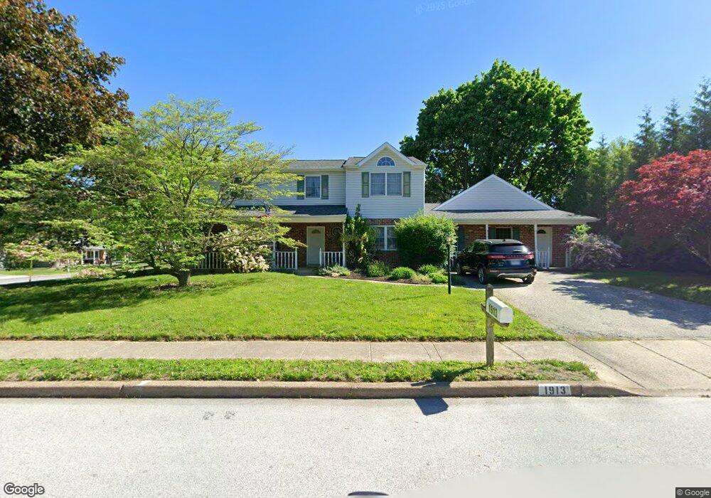 1913 Davis Dr, Norristown, PA 19403 - photo 1