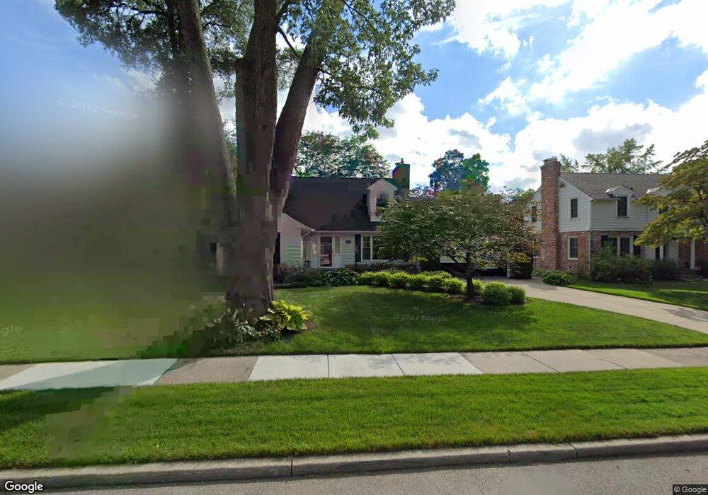 291 Hillcrest Ave, Grosse Pointe Farms, MI 48236 - photo 1