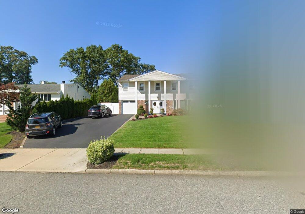29 Chatham Rd, ComMacK, NY 11725 - photo 1