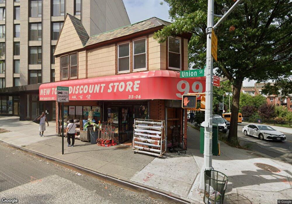 35-06 Union St, Flushing, NY 11354 - photo 1