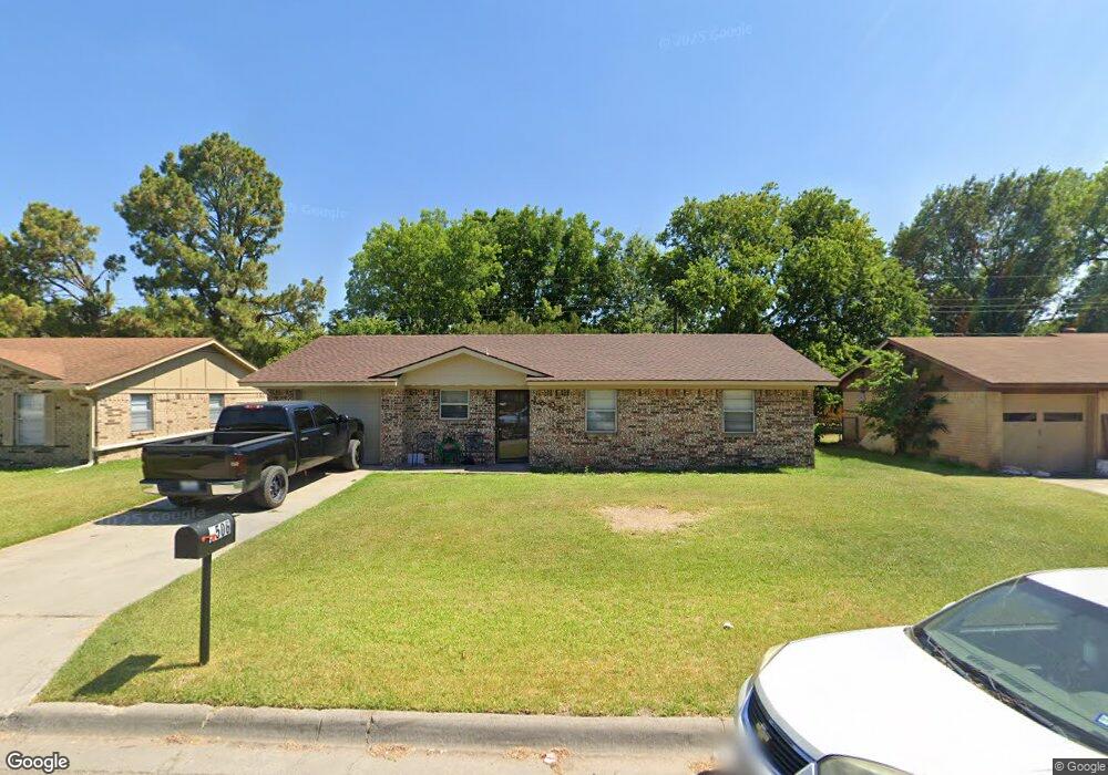1506 Nila Dr, Gainesville, TX 76240 - photo 1