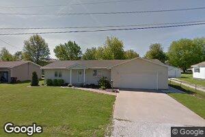 144 E Vance St, Virden, IL 62690