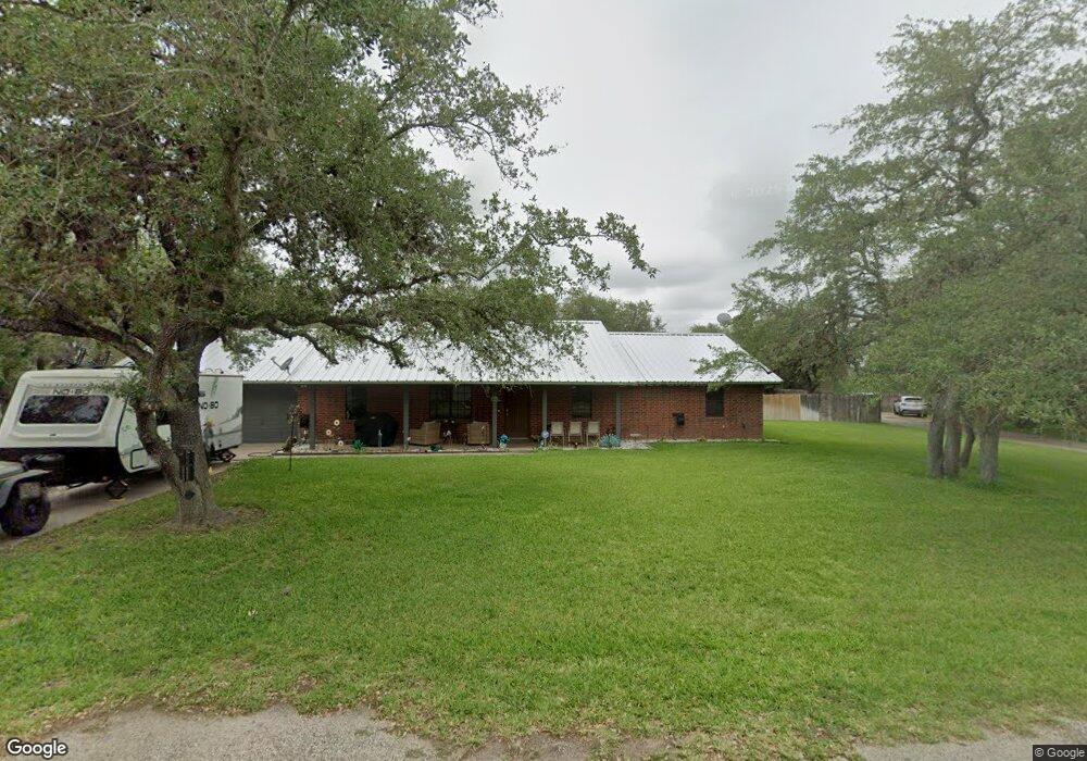 9 Windridge Dr, Beeville, TX 78102 - photo 1