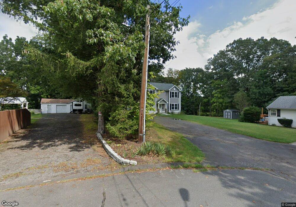 125 Maple Ave, Oakville, CT 06779 - photo 1