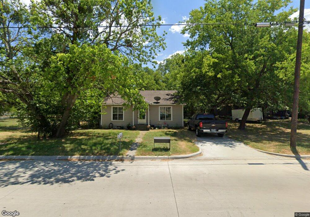 1430 E Broadway St, Gainesville, TX 76240 - photo 1