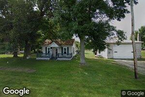 303 E 2nd St, Bowen, IL 62316