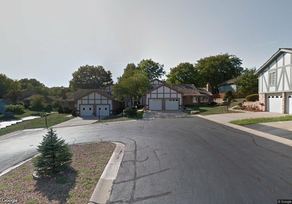 10135 Edelweiss Cir, Shawnee, KS 66203 - photo 1