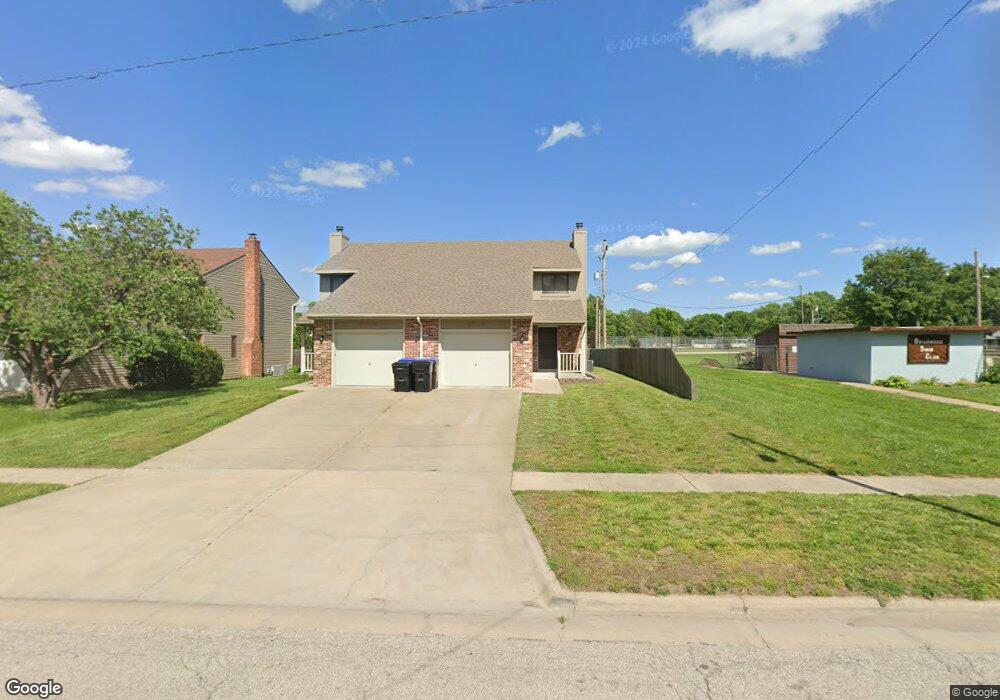 3228 SW Randolph Ave, Topeka, KS 66611 - photo 1